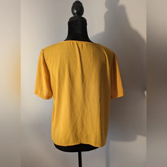 Madewell Lightweight Minimalist novel tie front top - Picture 7 of 10